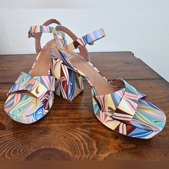 Gianni B Pastel Rainbow Retro/Contemporary Heels Blue/Yellow/Green  Sz 9.5M NWOB - Picture 3 of 7
